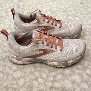 Brooks Women’s Revel 5 Running Shoes